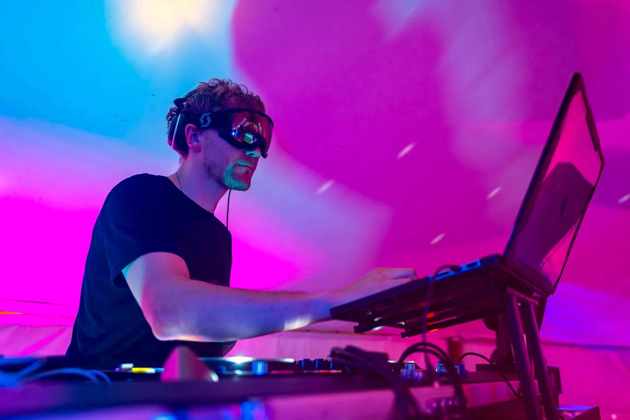 What equipment does a dj bring